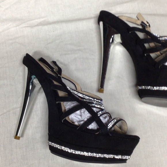 Elegant Black Strappy Women's Heels - Picture 4 of 6